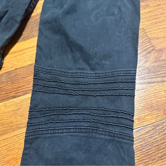 Y2K Revolt Low Rise Black Cropped Moto Jeans Red Stitching Juniors Size 3 Punk - Picture 8 of 16